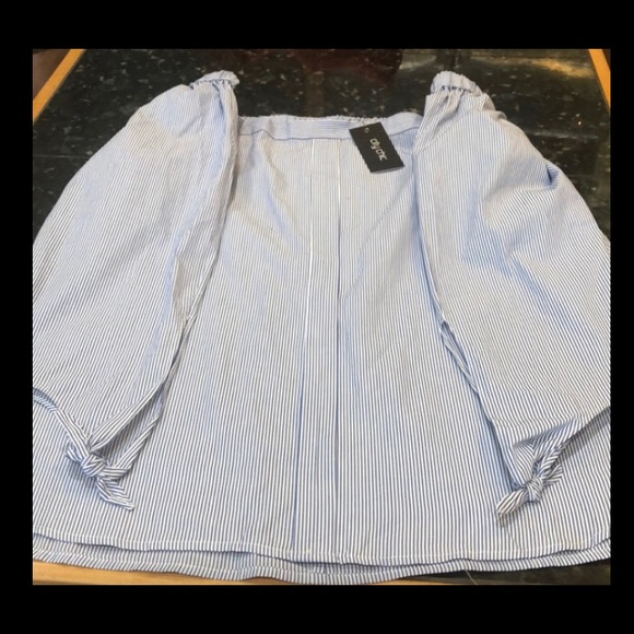 Off shoulder blouse - Picture 3 of 3